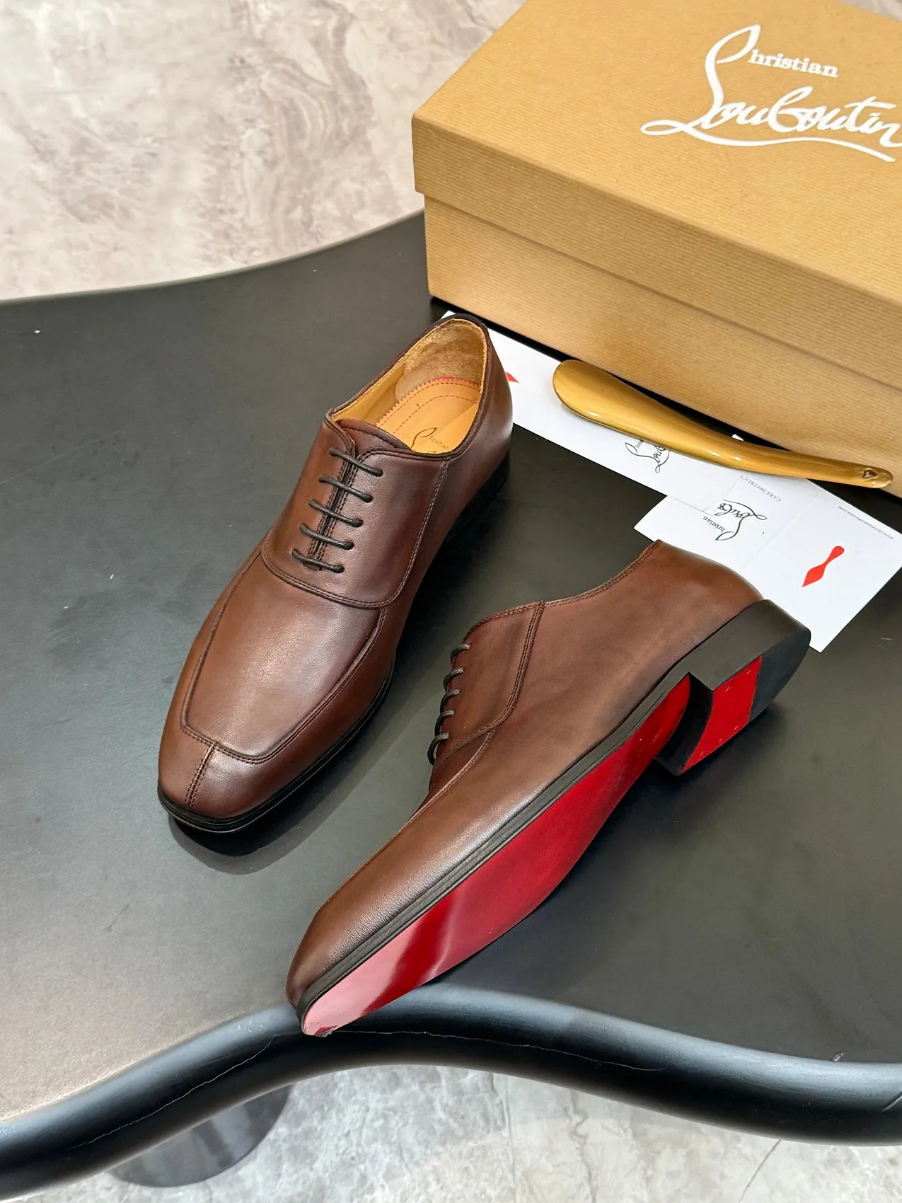 [CL red sole shoes] Top P: 1020💰 Size 39-44 (⚠️38.45.46.47 custom-made, non-returnable and non-exchangeable) 🆑High-end men's business formal leather shoes, original authentic top quality goods ••✅💯 Top original order purchasing agent! Original imported patterned cowhide ➕Imported cowhide lining ➕Cowhide feet ➕Original leather outsole~🉑️Feel free to compare the authentic ones!